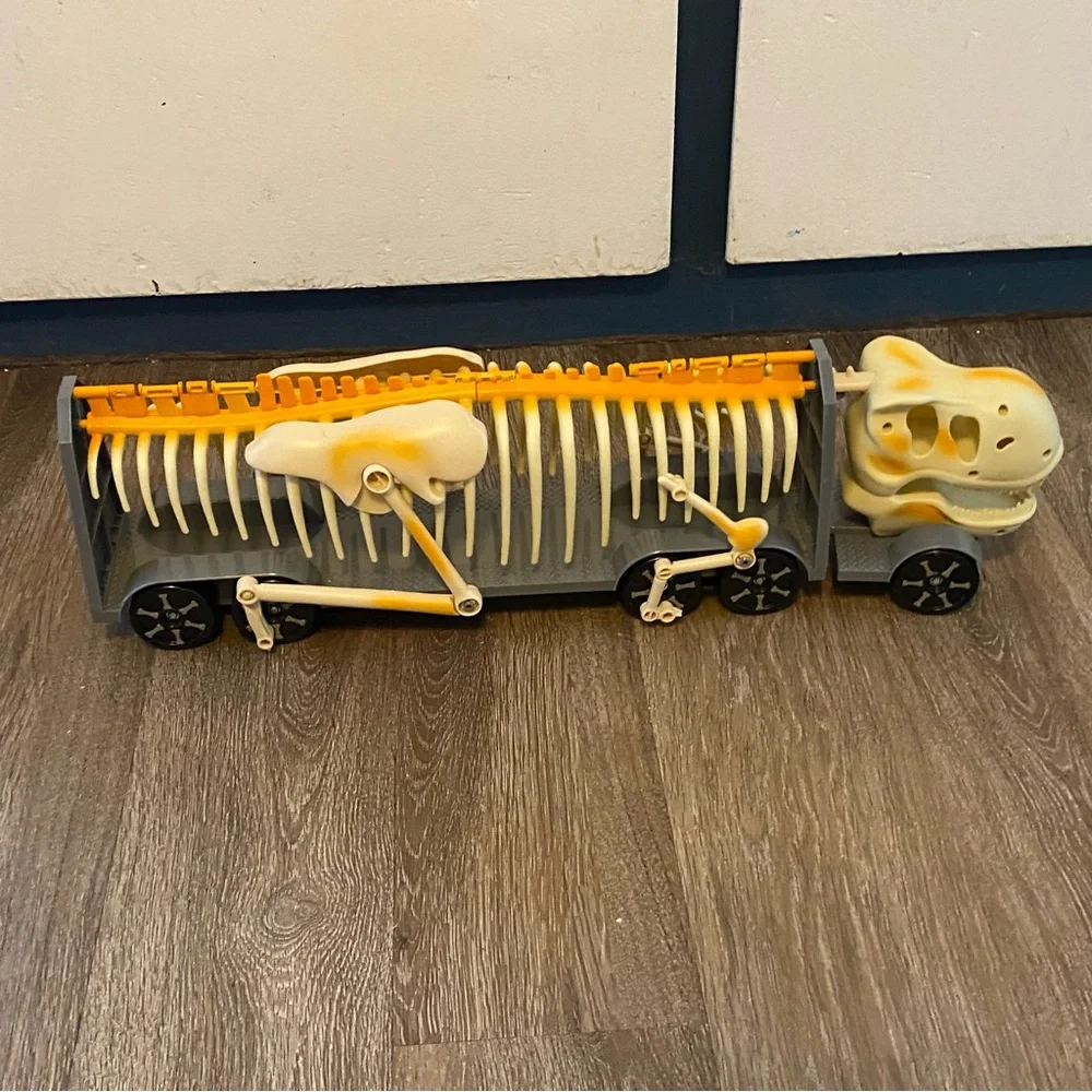 N/A dinosaur truck